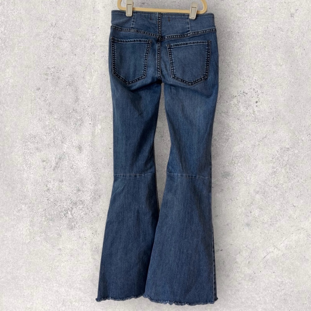 Free People Flare Low Waisted Jean Elastic Waist Band Size 24 - Picture 7 of 10